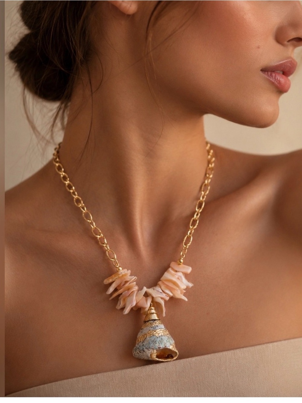Shell Pendant Link Chain Necklace Beach Vacation Look